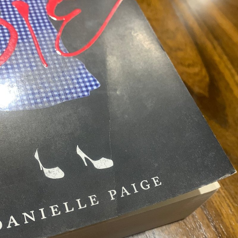 Dorothy Must Die by Danielle Paige, Paperback Pangobooks