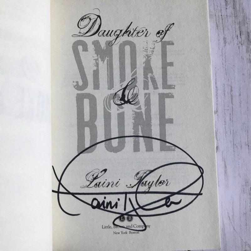 SIGNED Daughter of Smoke and Bone