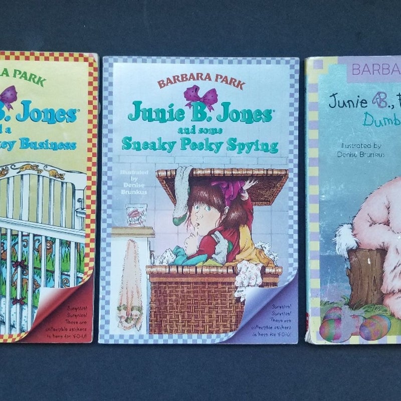 ALMOST COMPLETE SET OF 20 SCHOLASTIC JUNIE B. JONES BOOKS W/STICKERS & FOIL COVERS