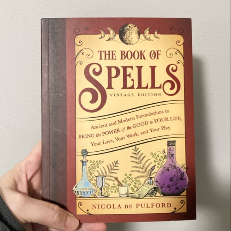 The Book of Spells: Vintage Edition