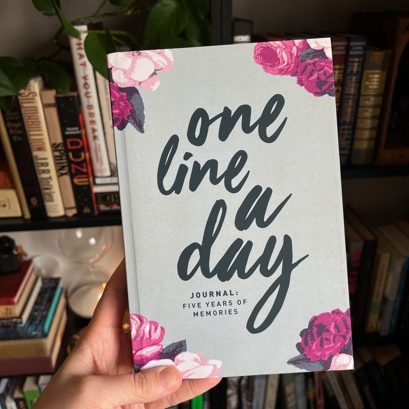 One Line a Day Journal: Five Years of Memories, 6x9 Diary, Dated and Lined Book, Floral