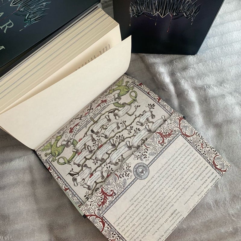 Red Queen 5-Book Hardcover Box Set