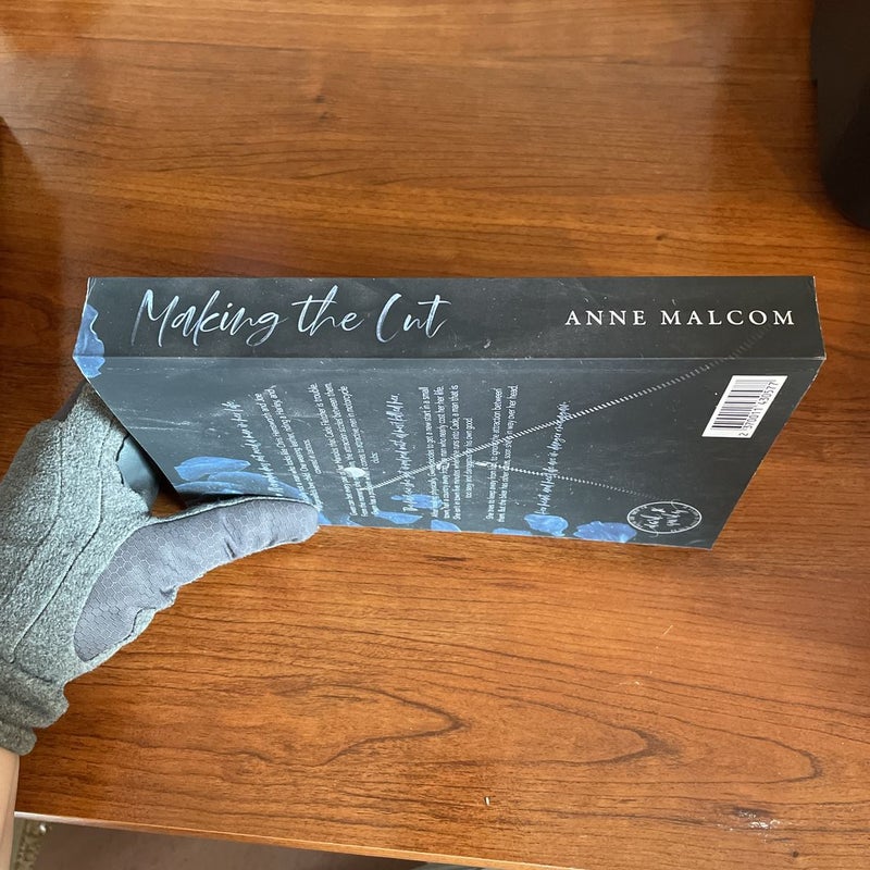 Making the Cut *SIGNED SE* by Anne Paperback Pangobooks