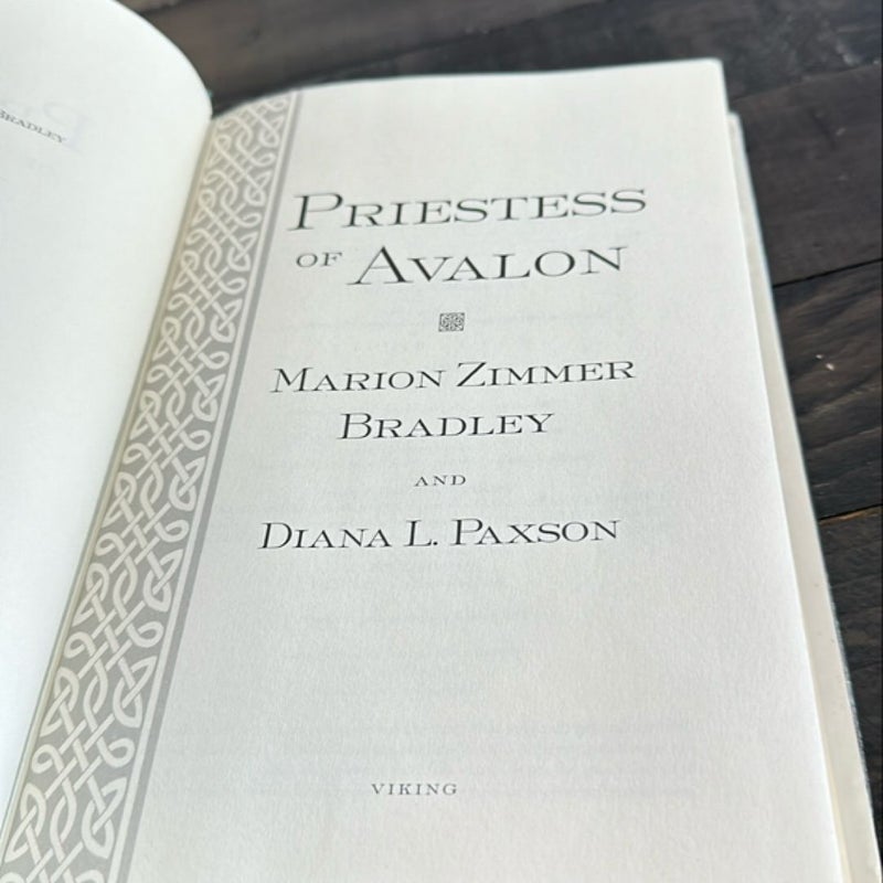 Priestess of Avalon (1st edition 1st printing)