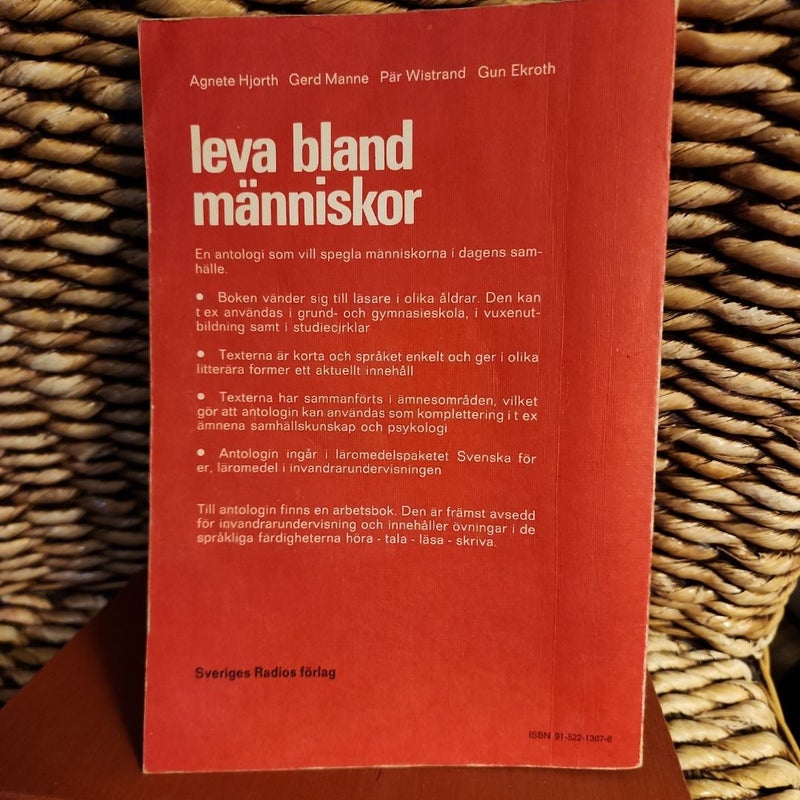Leva bland manniskor