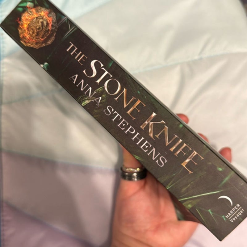 The Stone Knife (the Songs of the Drowned, Book 1)