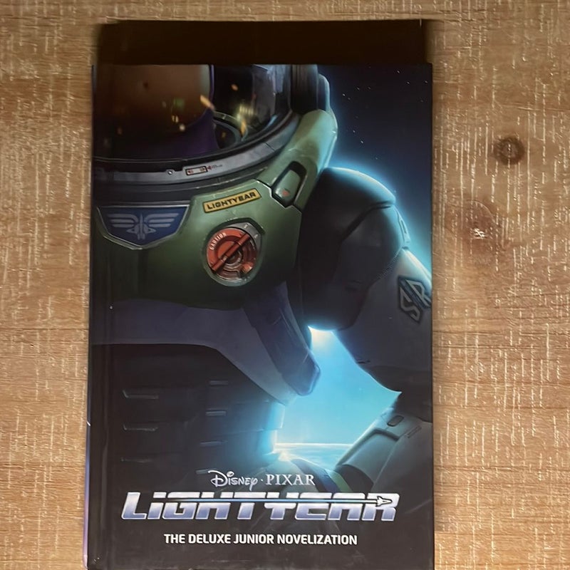 Disney/Pixar Lightyear: the Deluxe Junior Novelization