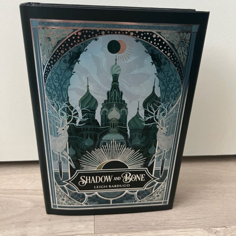 Shadow and Bone (owlcrate)