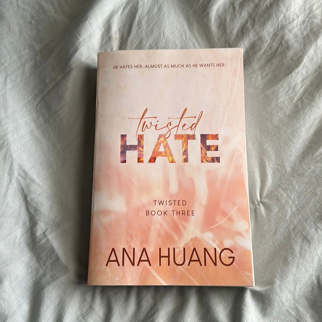 TWISTED HATE - ANA HUANG - 9781728274881