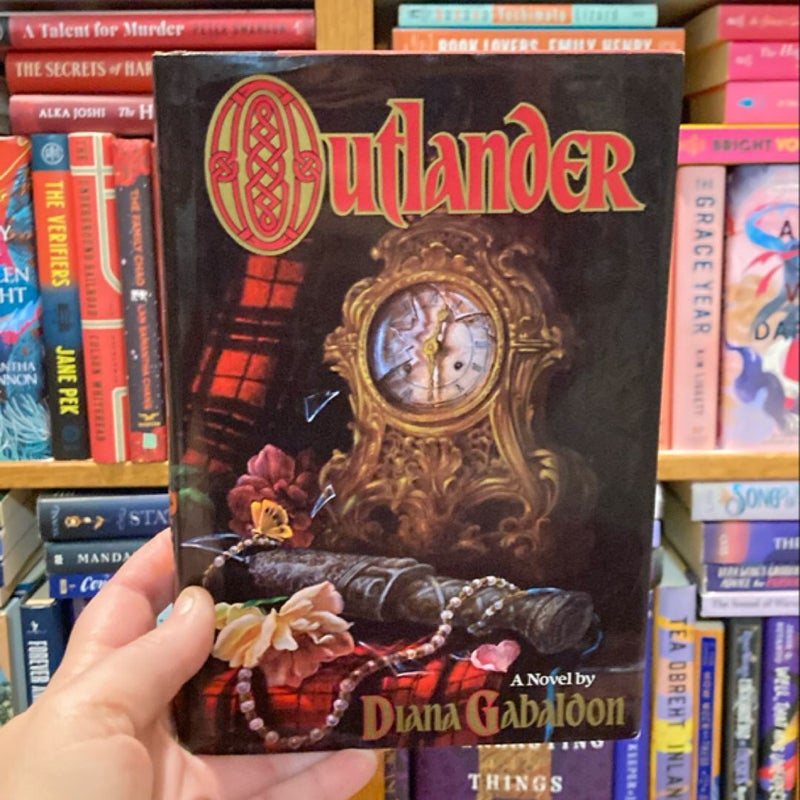 Outlander (OOP cover; book club edition)