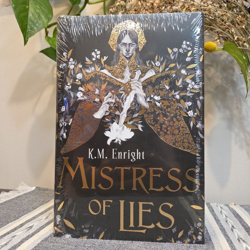 Mistress of Lies (Illumicrate)