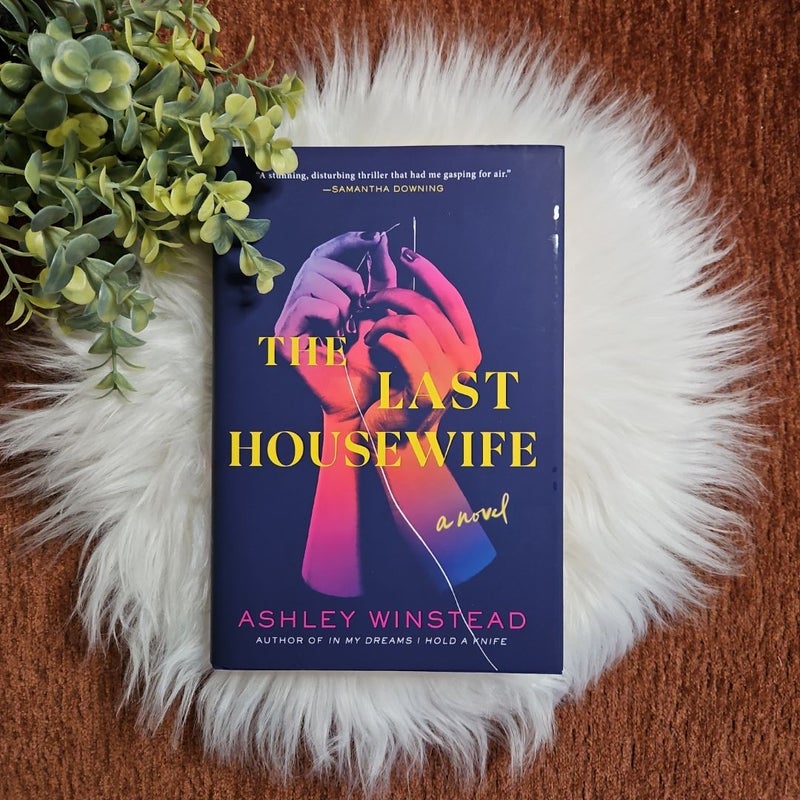 UNPLUGGED - The Last Housewife