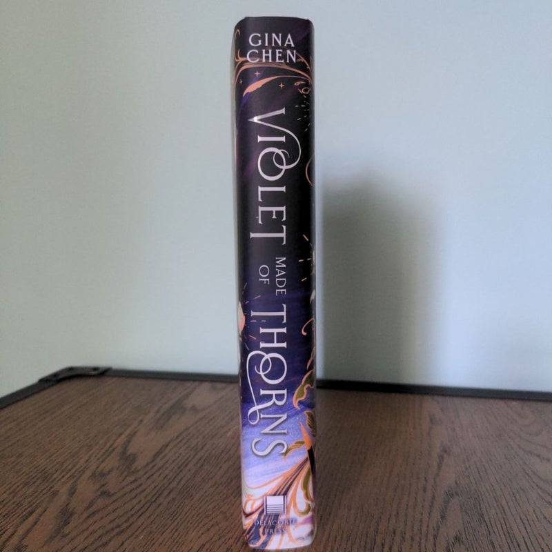 Violet Made of Thorns (Owlcrate signed special edition) 