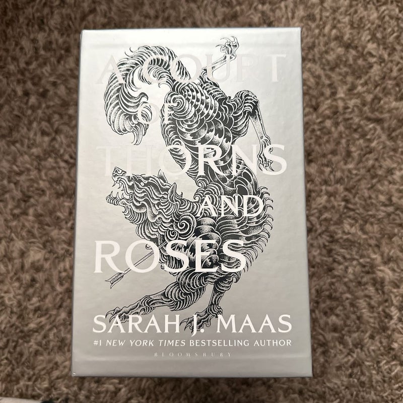 A Court of Thorns and Roses Paperback Box Set (5 Books)