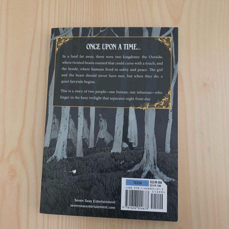 The Girl from the Other Side: Siúil, a Rún Vol. 1