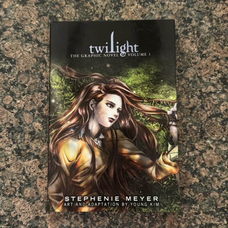 Twilight: the Graphic Novel, Vol. 1