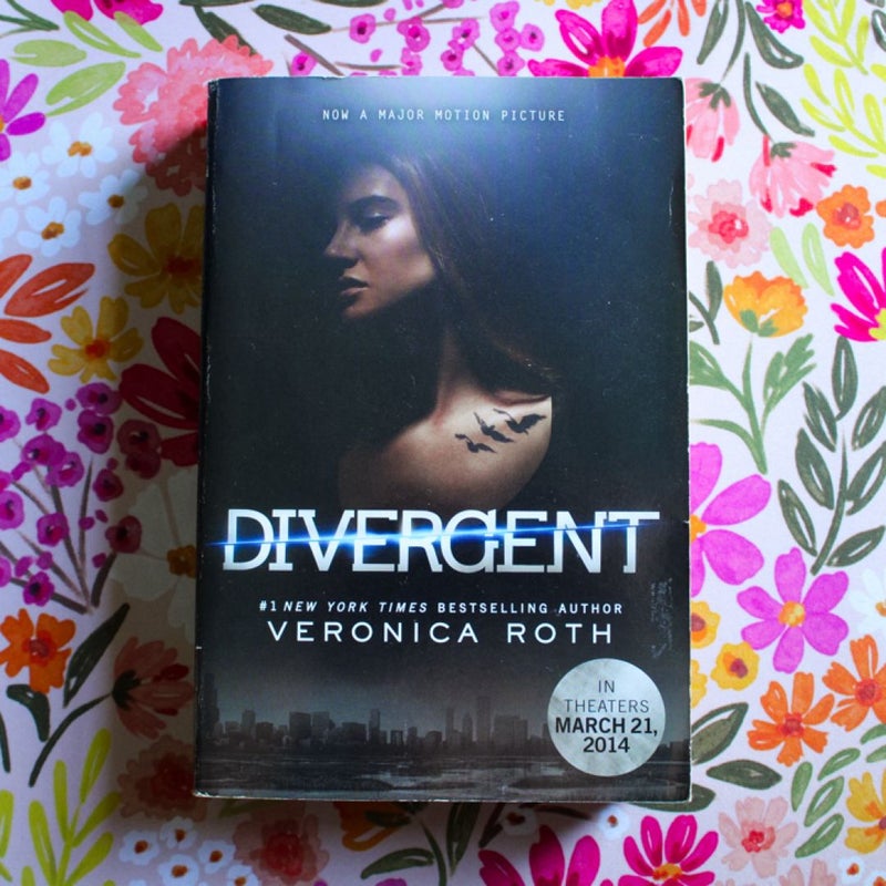 Divergent Movie Tie-In Edition
