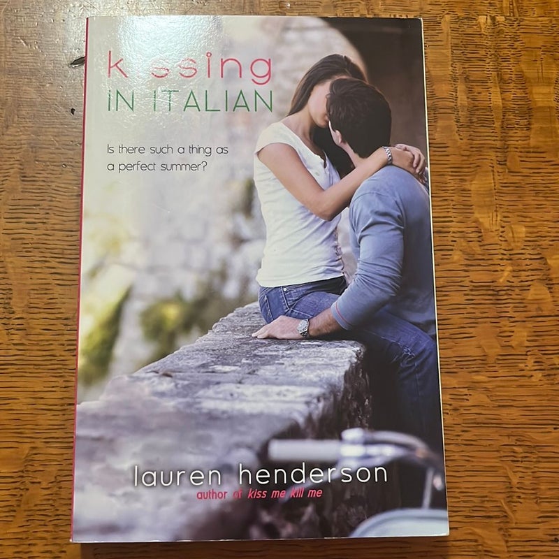 Kissing in Italian