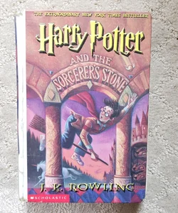Harry Potter and the Sorcerer's Stone (Harry Potter book 1)