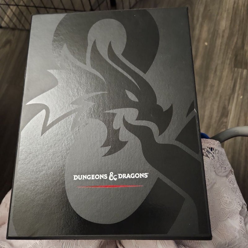 Dungeons and Dragons Core Rulebooks Gift Set (Special Foil Covers Edition with Slipcase, Player's Handbook, Dungeon Master's Guide, Monster Manual, DM Screen)
