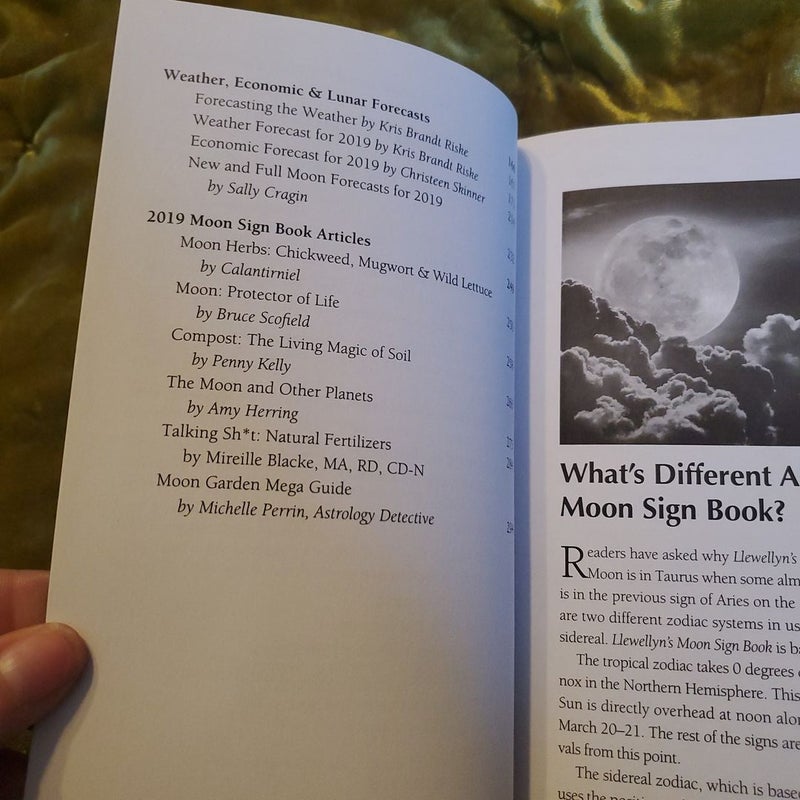 Llewellyn's 2019 Moon Sign Book