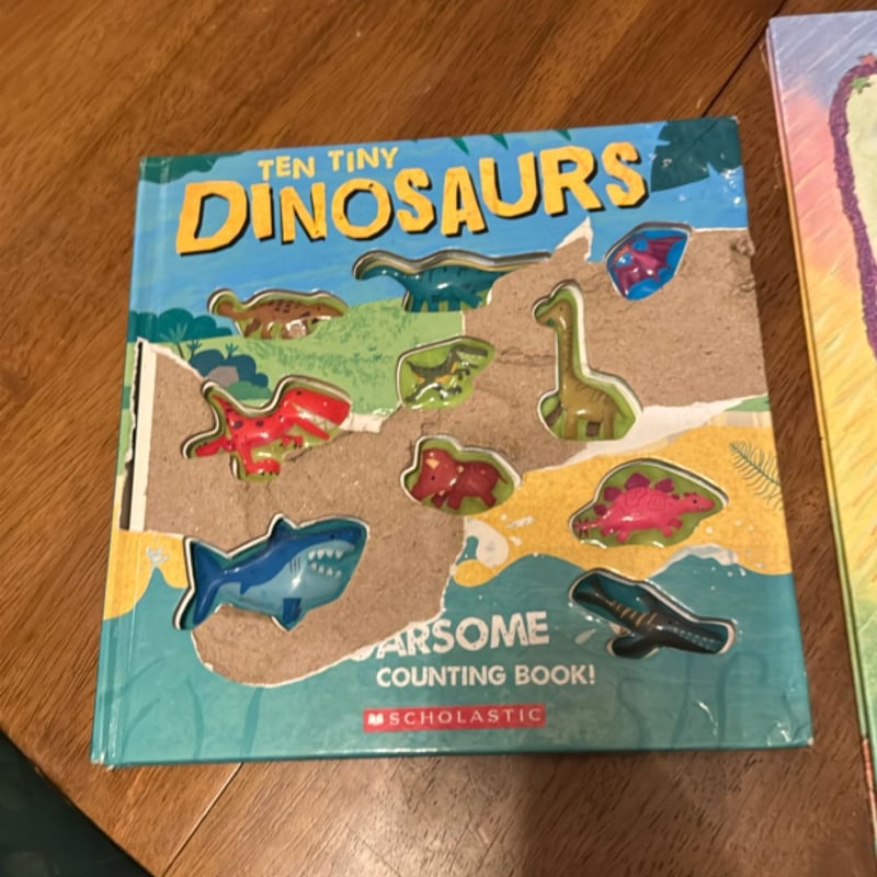 Ten Tiny Dinosaurs by Susie Brooks