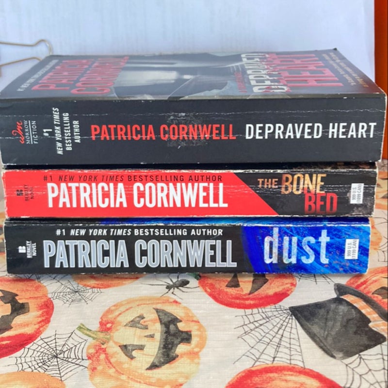 Patricia Cornwell paperback bundle of three