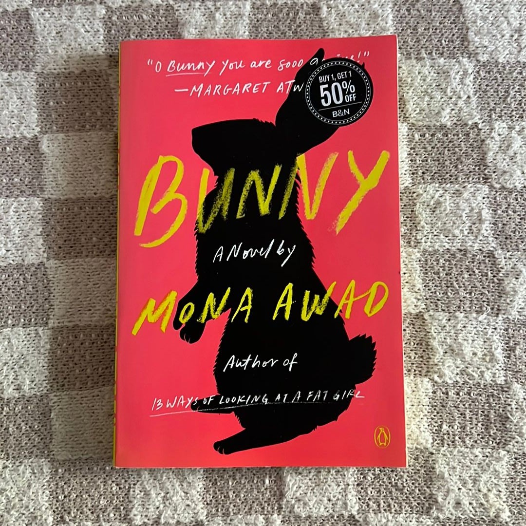 Bunny: A Novel: Awad, Mona: 9780525559757: : Books