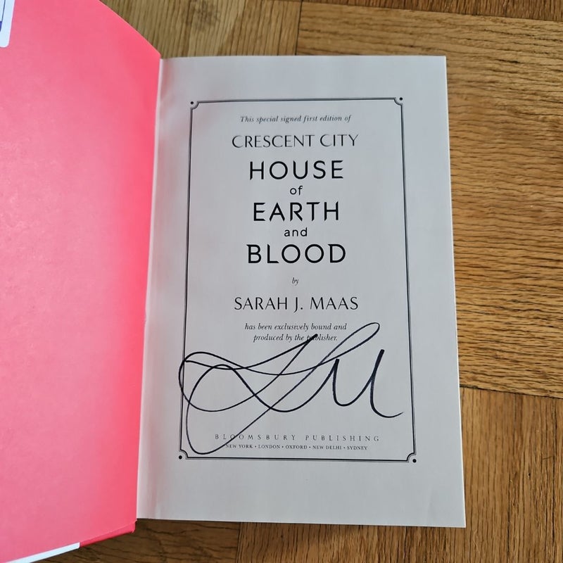 SIGNED Near-Mint 1st/1st Crescent City House of Earth and Blood by Sarah J. Maas