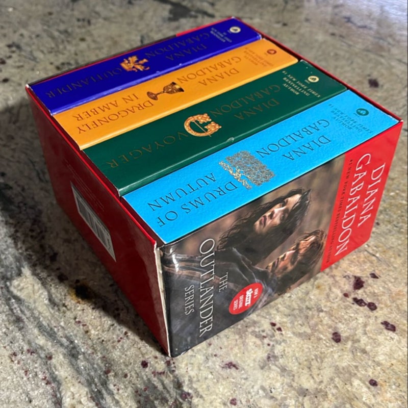 Outlander 4-Copy Boxed Set