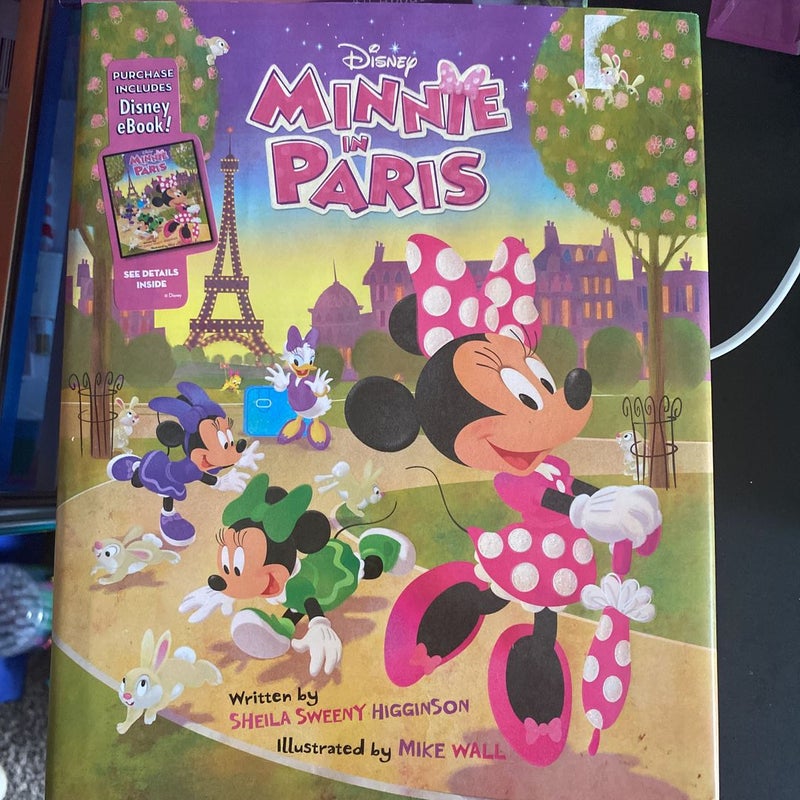 Minnie Minnie in Paris