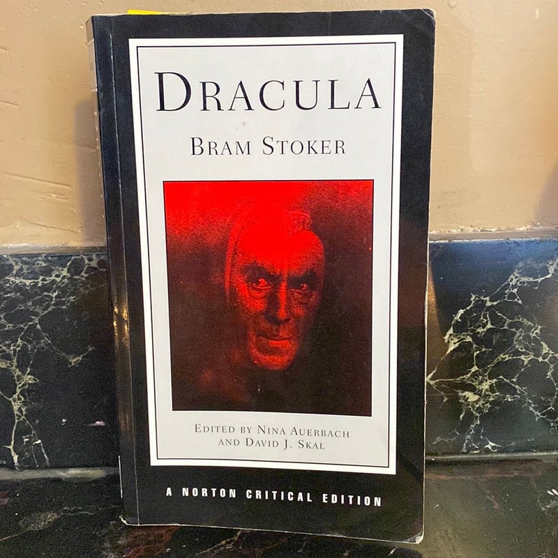 Dracula [Norton Critical Edition]