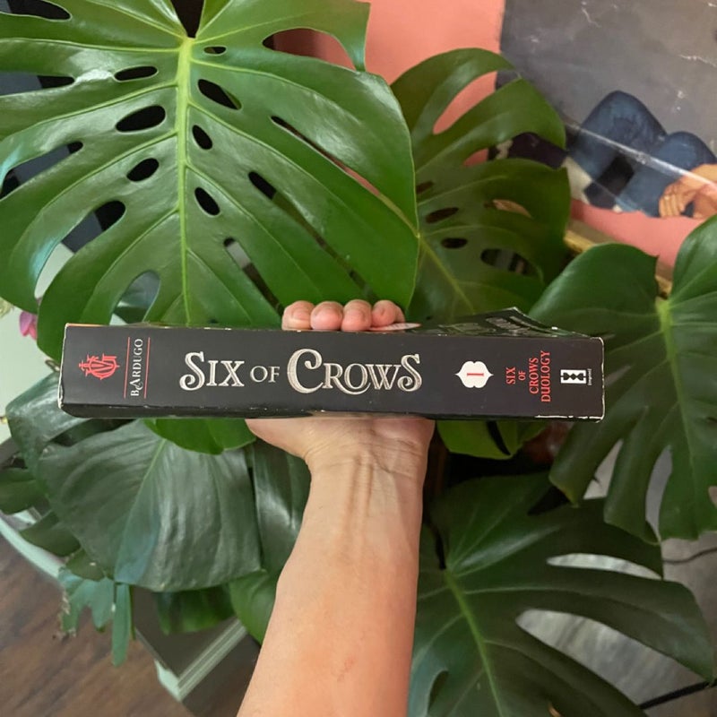 Six of Crows by Leigh Bardugo, Paperback Pangobooks