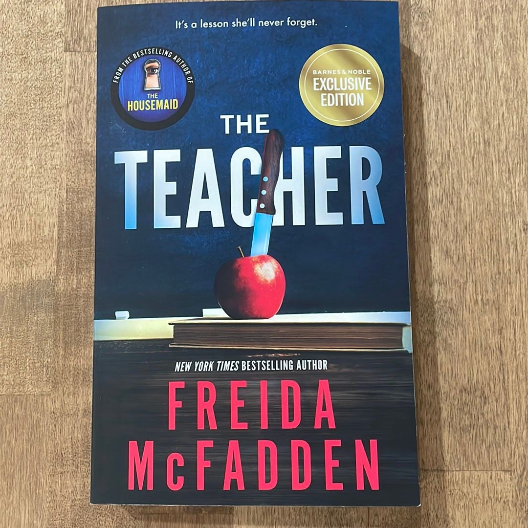 The Teacher by Freida McFadden , Paperback Pangobooks