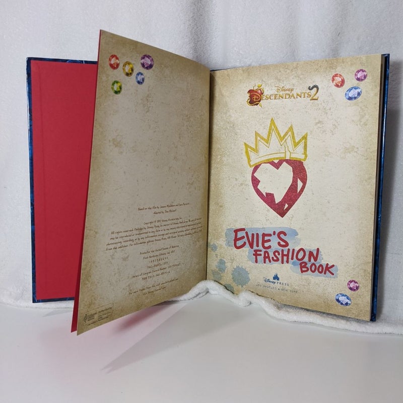 Descendants 2 Evie's Fashion Book