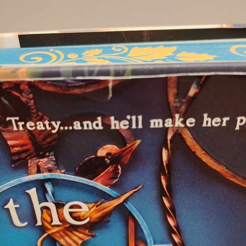 The Wren in the Holly Library (Deluxe Limited Edition)