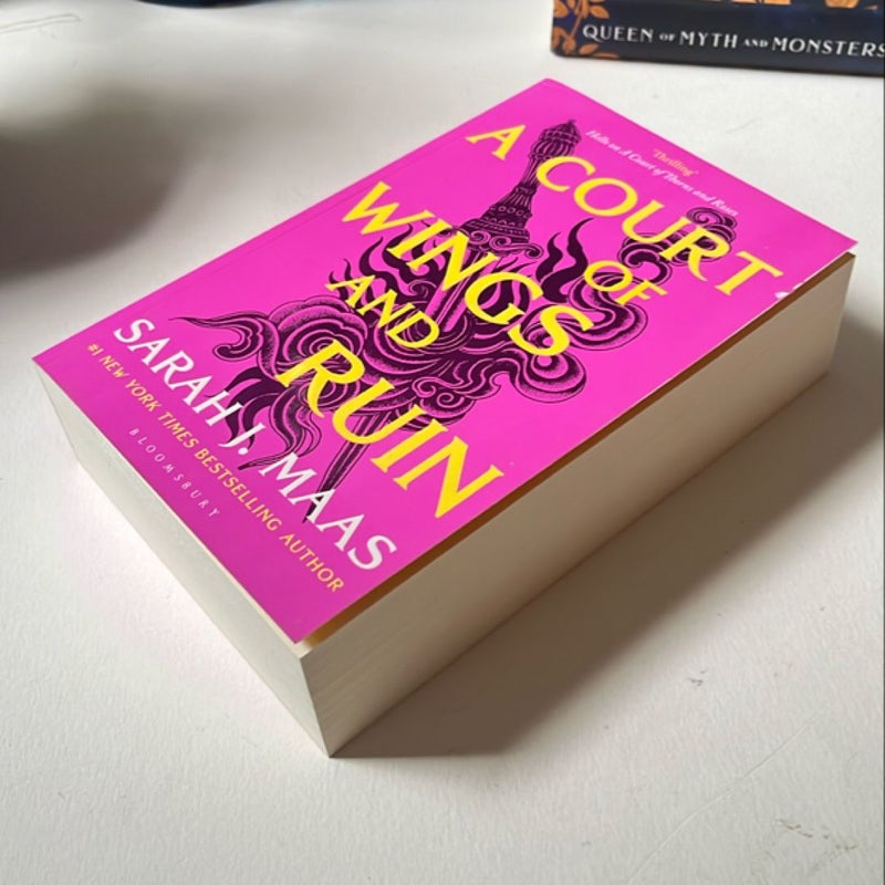 A Court of Wings and Ruin (UK edition) 