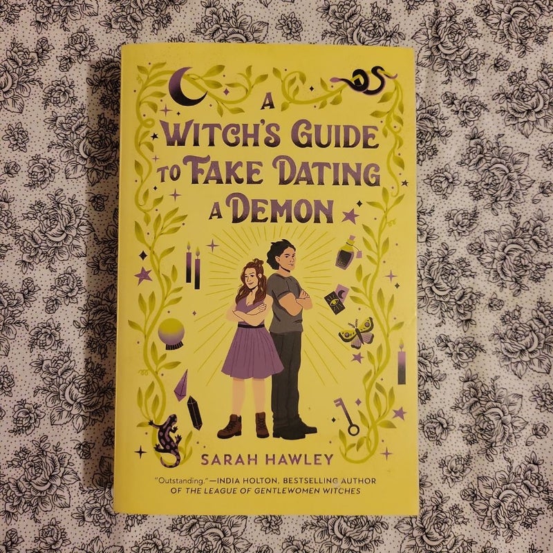 A Witch's Guide to Fake Dating a Demon