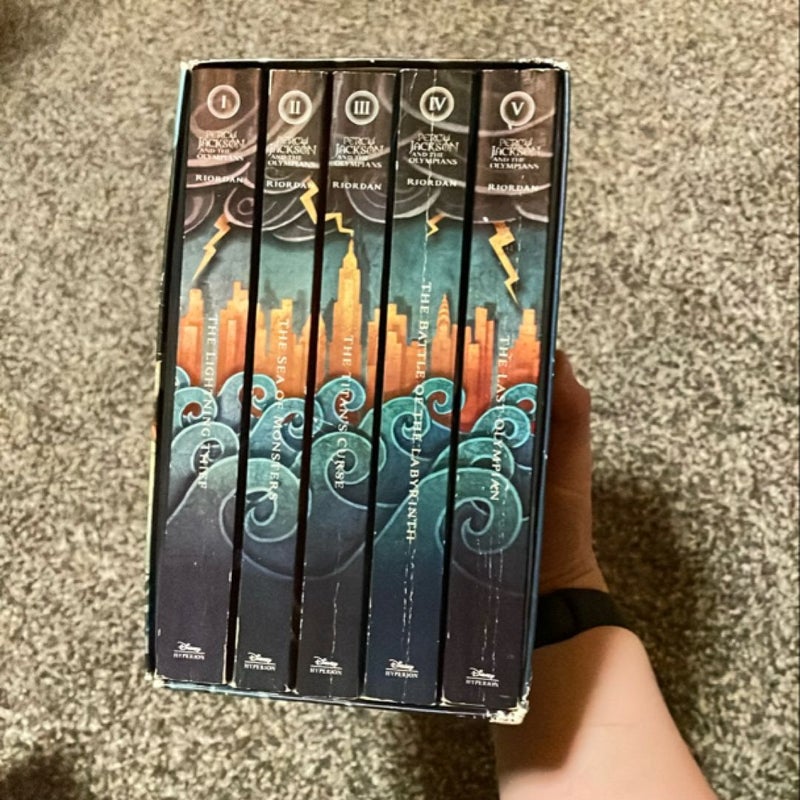 Percy Jackson and the Olympians 5 Book Paperback Boxed Set (new Covers W/poster)