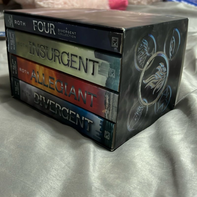 Divergent Series Four-Book Paperback Box Set