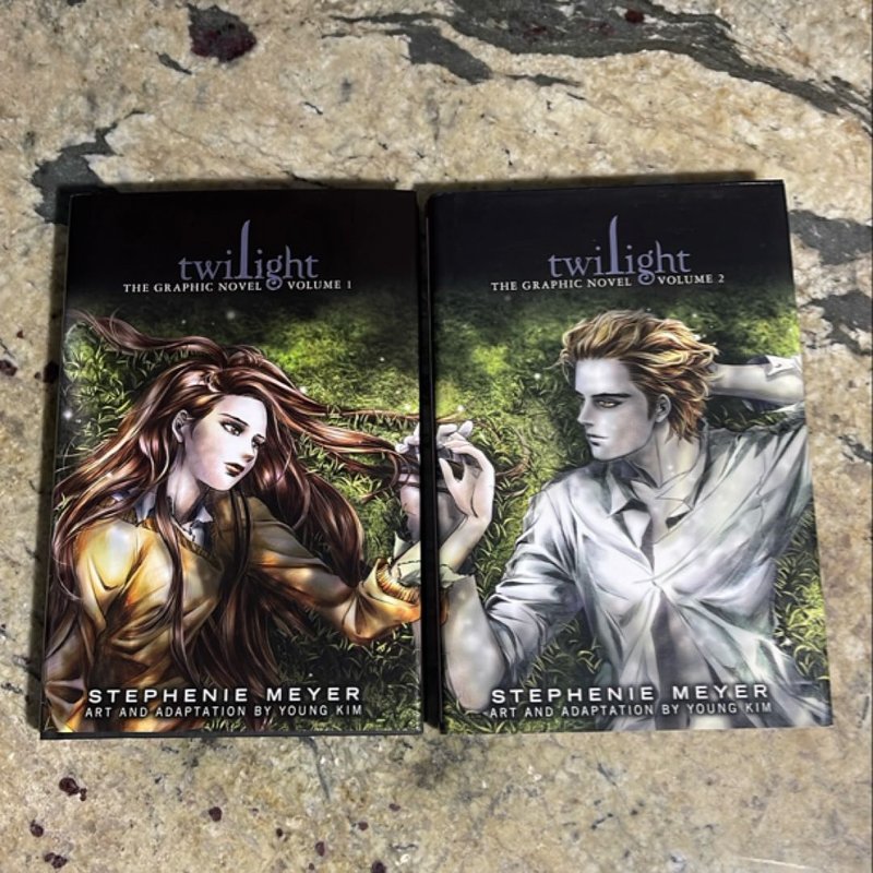 Twilight: the Graphic Novel, Vol. 1 by Stephenie Meyer, Young Kim