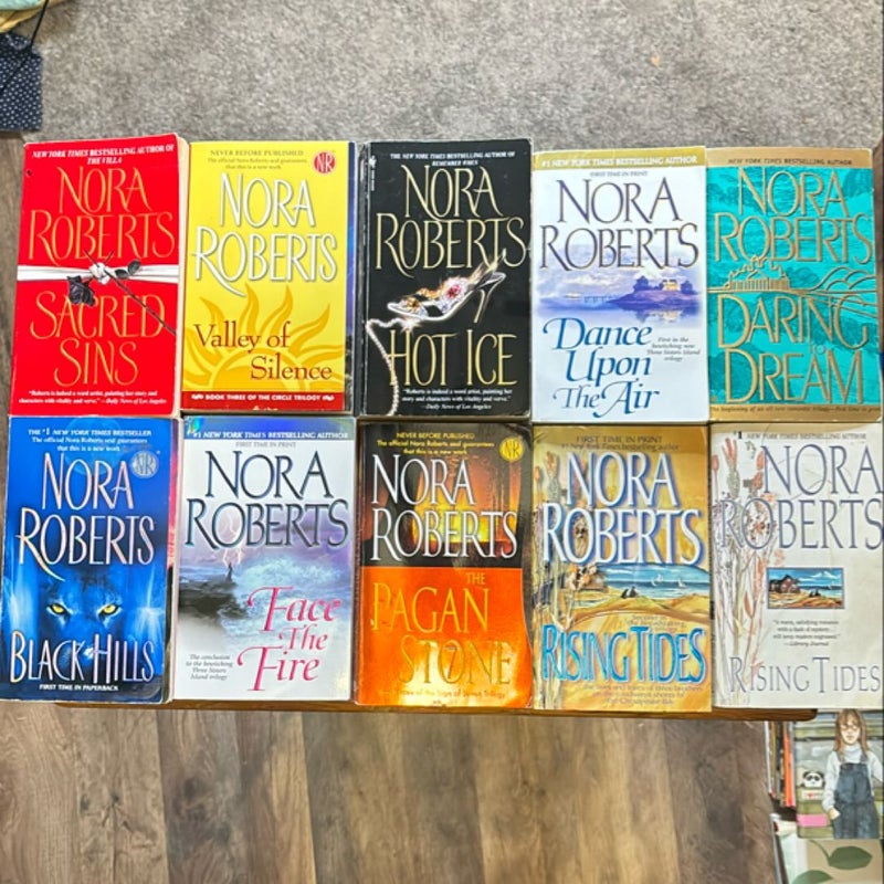 Nora Roberts 10 book bundle