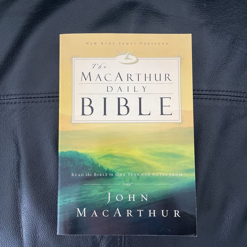 The MacArthur Daily Bible