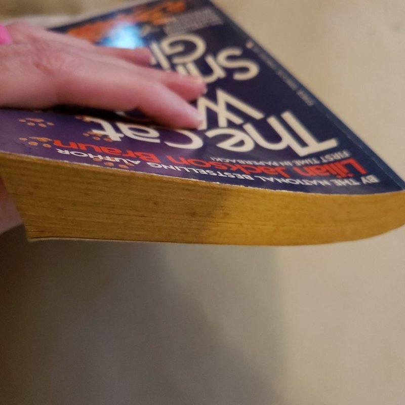 The Cat Who Sniffed Glue