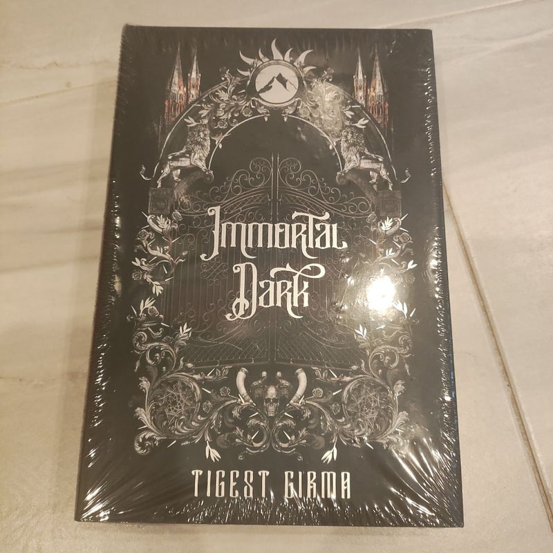 Immortal Dark (Owlcrate)