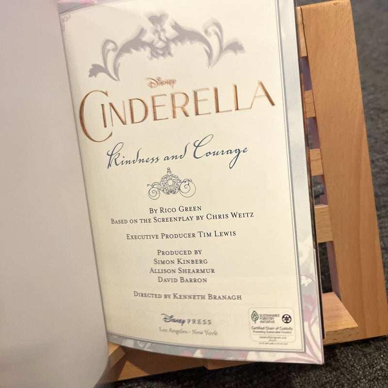 World of Reading: Cinderella Kindness and Courage