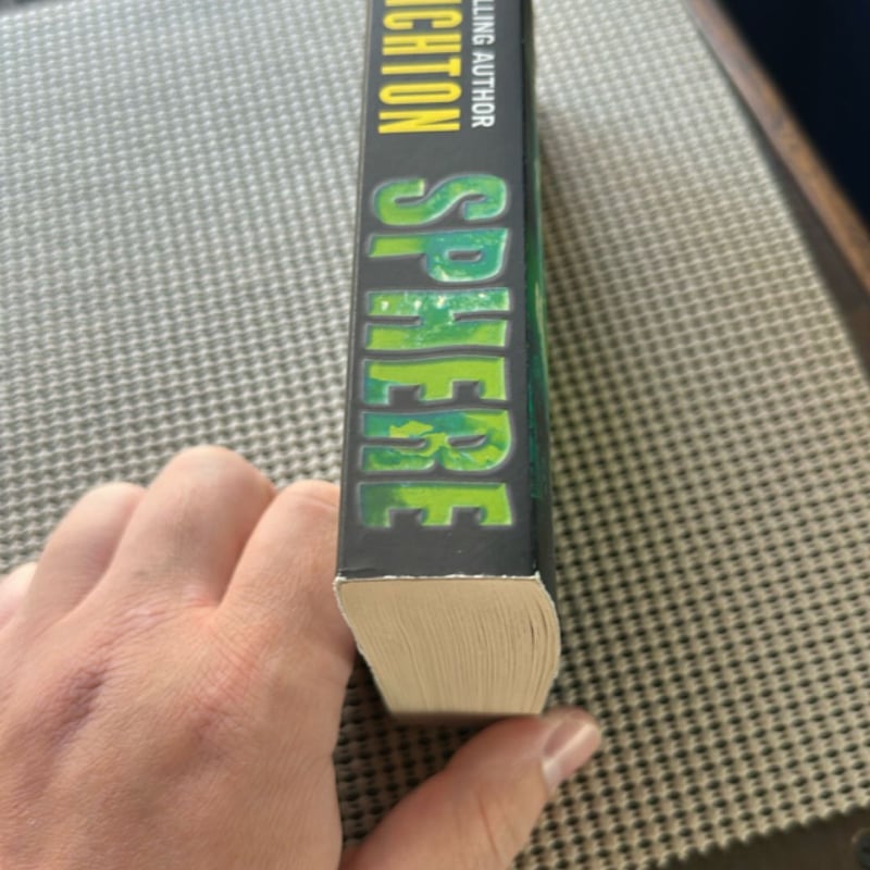Sphere by Michael Crichton, Paperback | Pangobooks