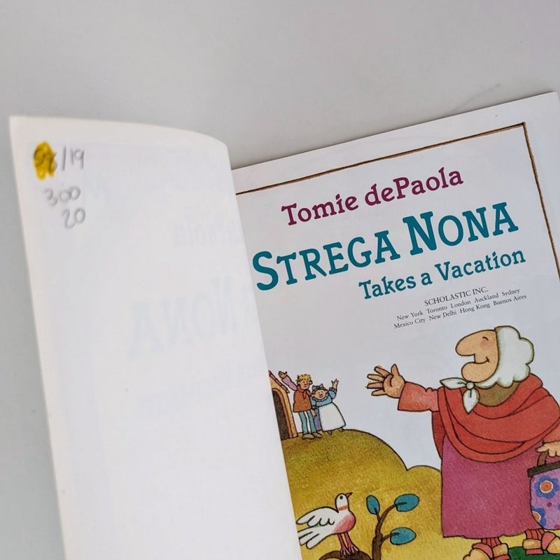 Strega Nona Takes a Vacation 