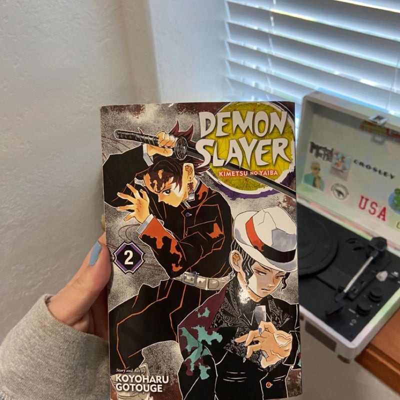 Demon slayer Vol 1&2, Jujutsu Kaisen Vol 1.