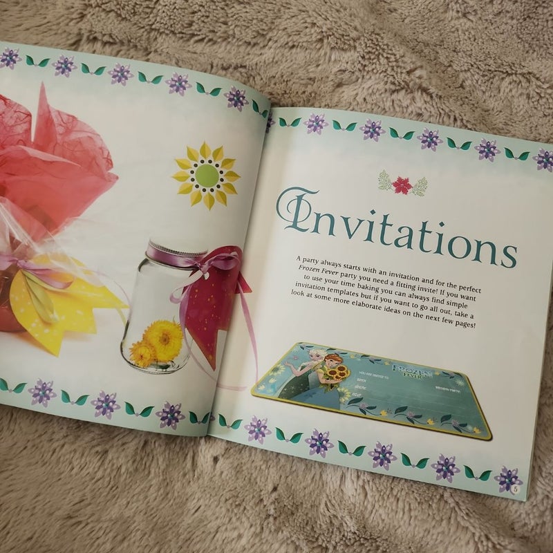 Disney Frozen Fever Party Book